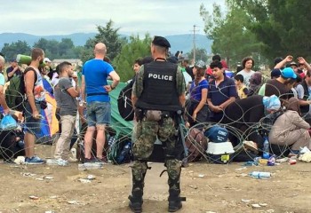 policia maqedonase refugjatet