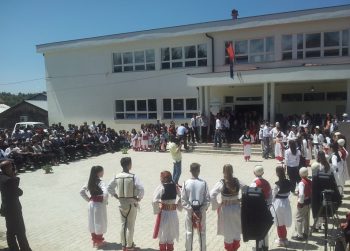 Shkolla “Sezai Surroi” kremtoi 54-vjetorin e themelimit!