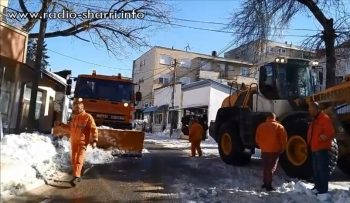 Të dielën u pastrua bora brenda qytezës (Video)
