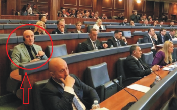 Sulmohet deputeti Adem Hoxha – Nuk kursehet as gruaja dhe vajza e tij!