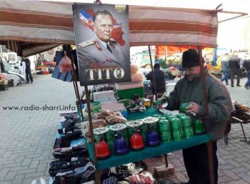 Josip Broz Tito shitet në tregun e Dragashit!