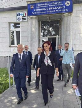 Emilia Rexhepi vizitoi Dragashin – Munguan përfaqësuesit e JGP-së!