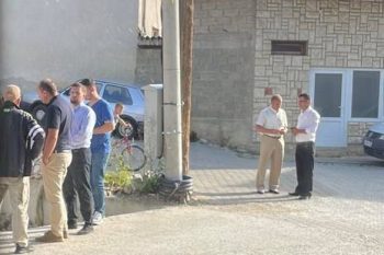 Vizita e ministrit Aliu në fshatin Kuk – Reagon gazetari, Gjelbrim Shabani!